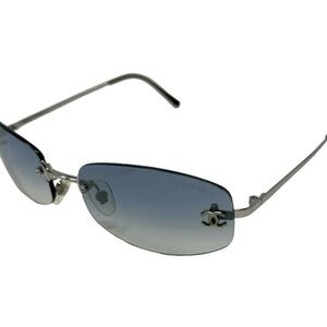 Chanel Authentic Vintage Sunglasses 
Model: 4002 124/55 54 19 130